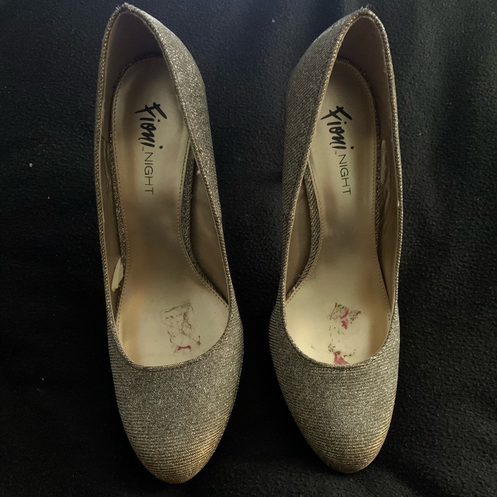 Fioni glittery gold heel